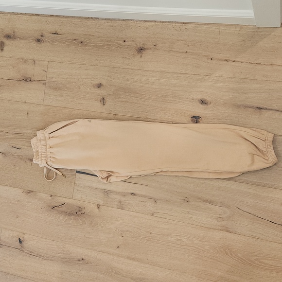 Weworewhat yellow sweatpants/shirt set - Picture 4 of 4